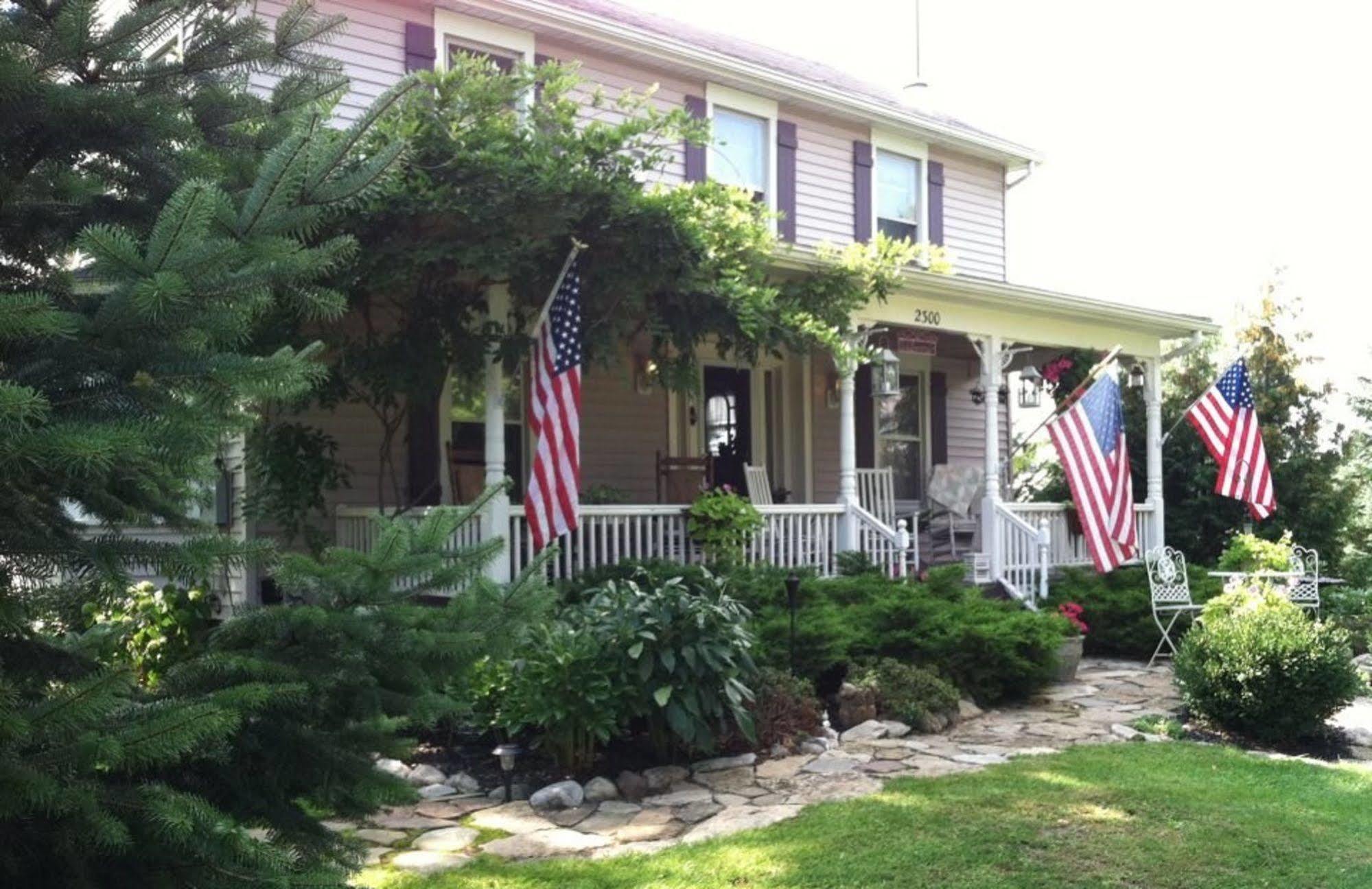 The Bella Ella Bed And Breakfast Canandaigua Exterior photo